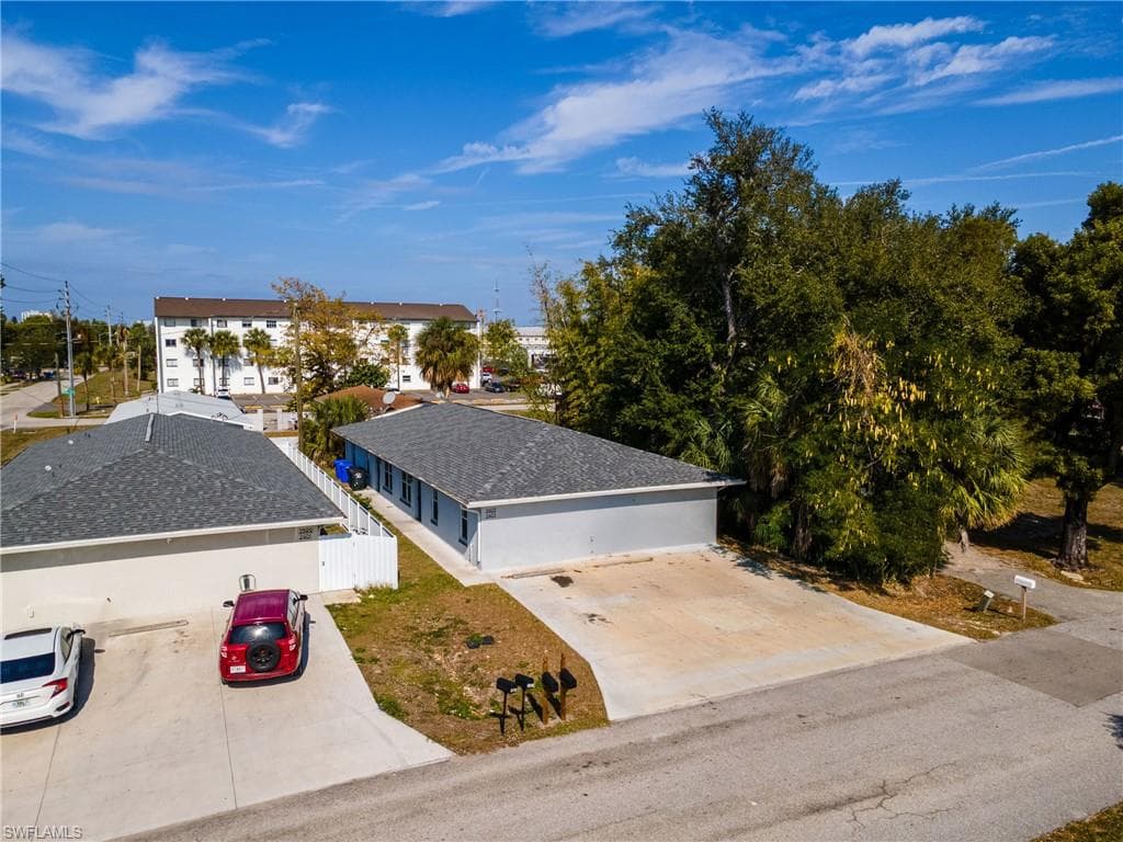 2405 Maple AVE-25