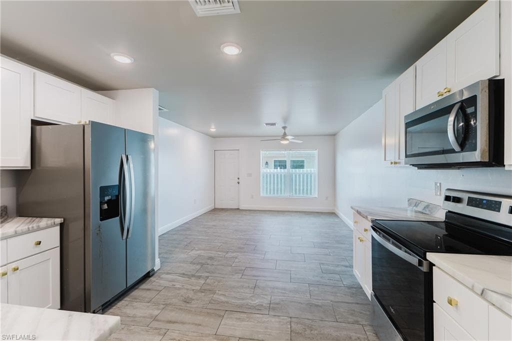 2405 Maple AVE-19