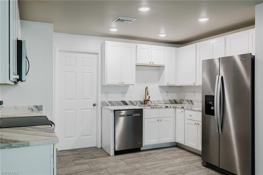 2405 Maple AVE-17