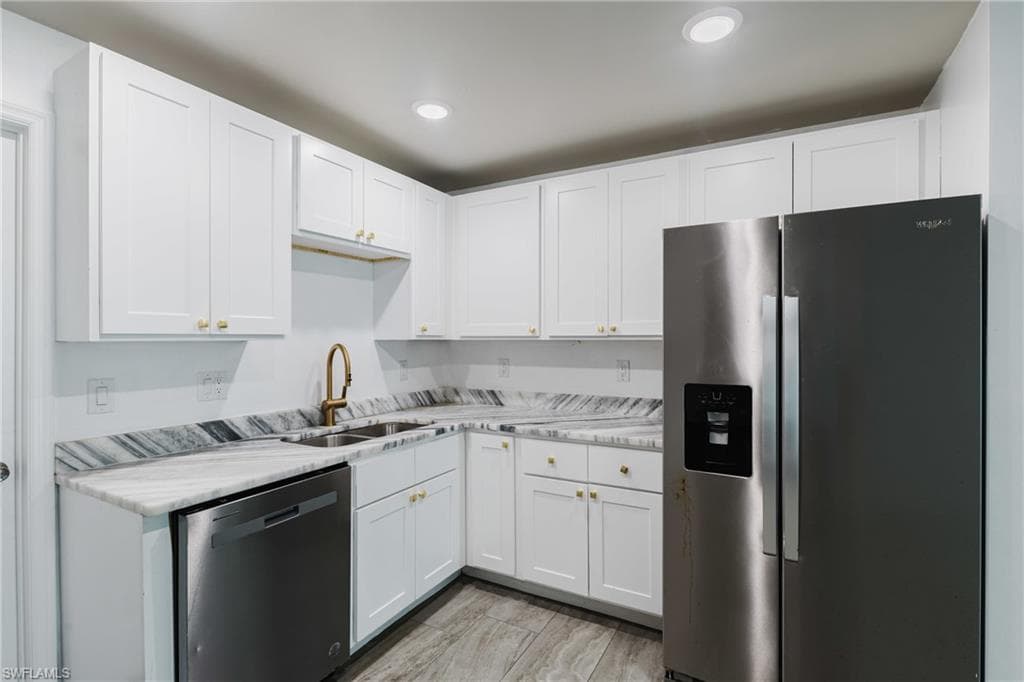2405 Maple AVE-14