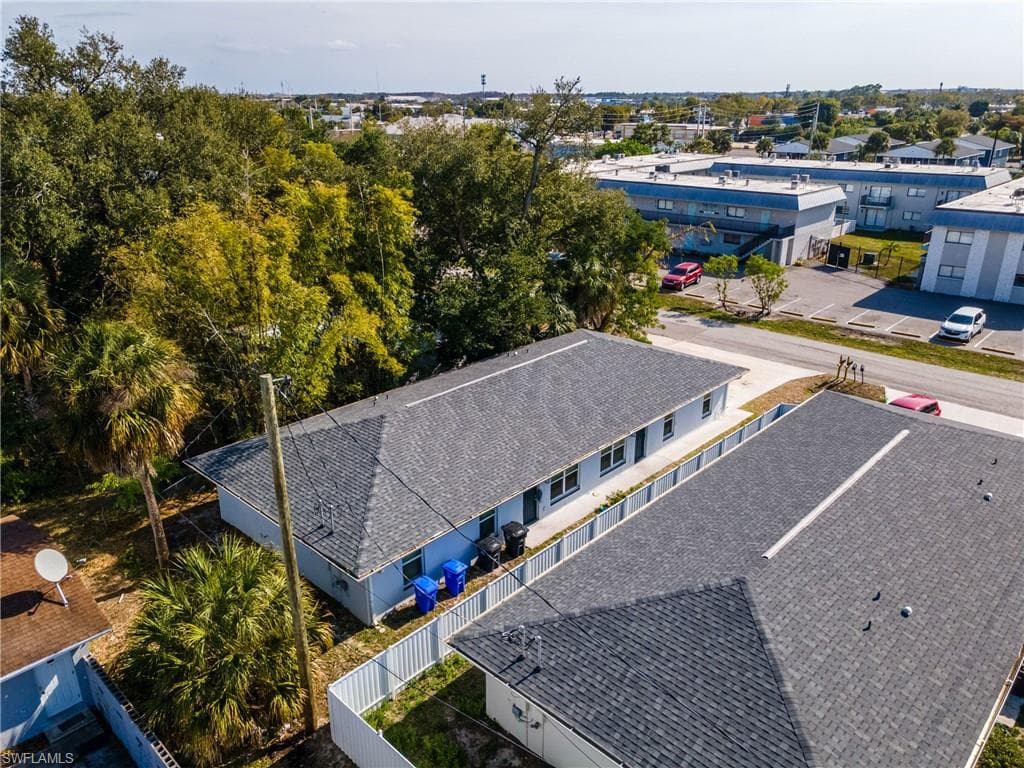 2405 Maple AVE-24