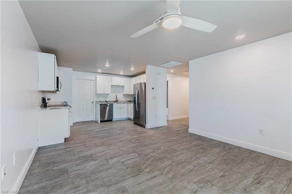 2405 Maple AVE-20