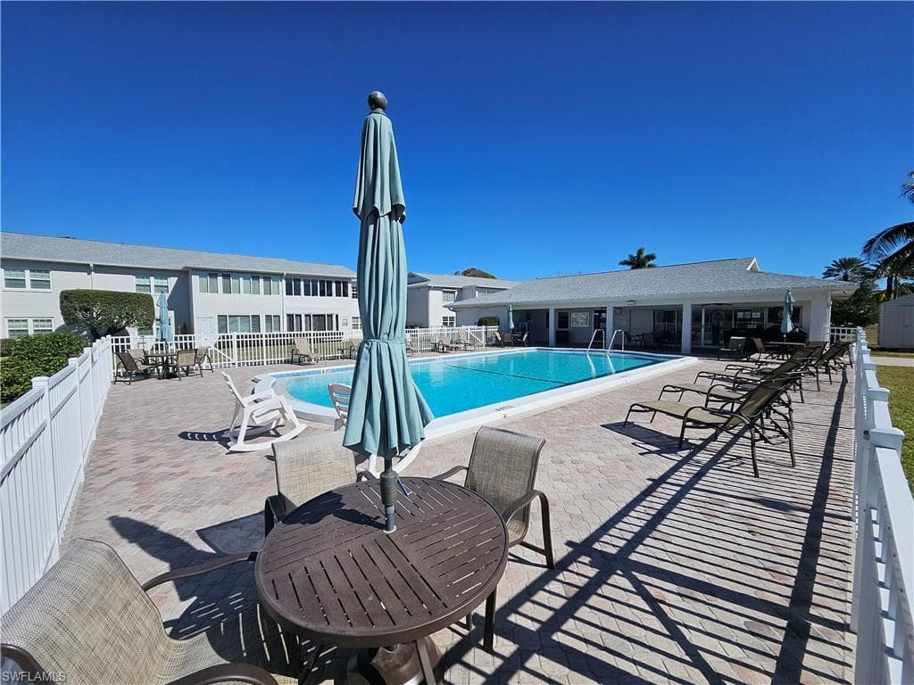 1830 Brantley RD # F204, FORT MYERS FL 33907-1