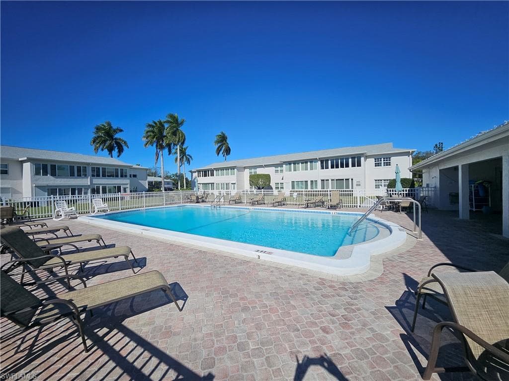 1830 Brantley RD # F204, FORT MYERS FL 33907-14