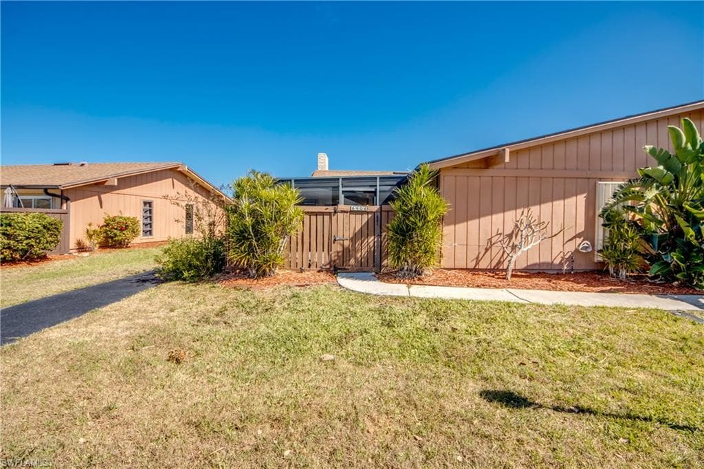 6406 Royal Woods DR, FORT MYERS FL 33908-1