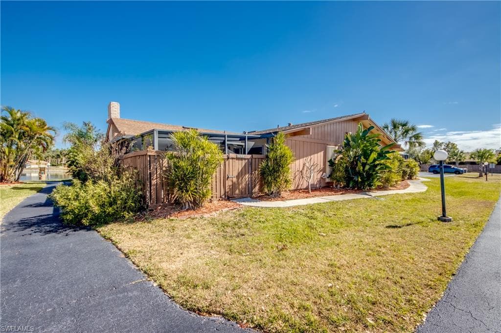 6406 Royal Woods DR, FORT MYERS FL 33908-2