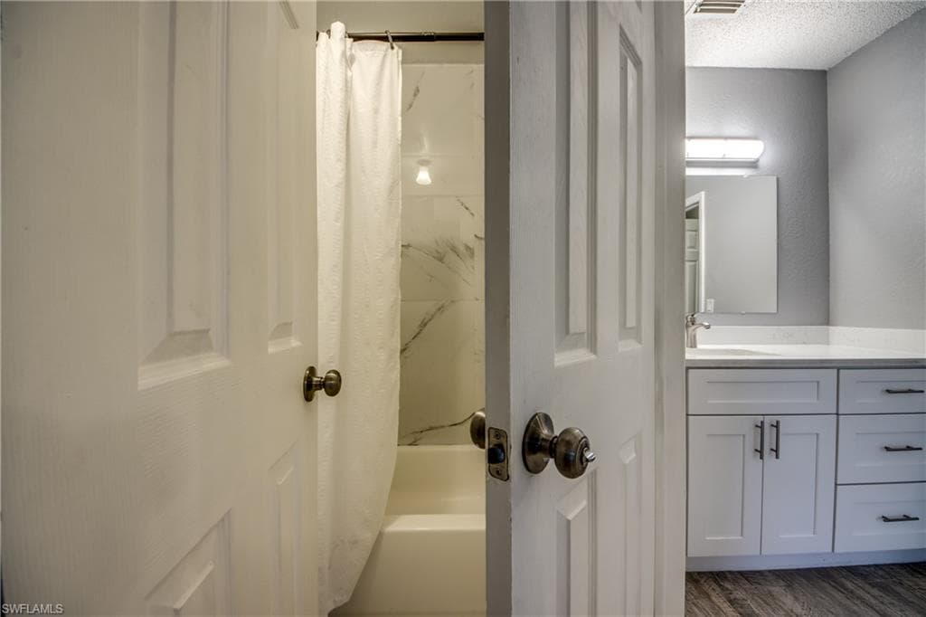 6406 Royal Woods DR, FORT MYERS FL 33908-34