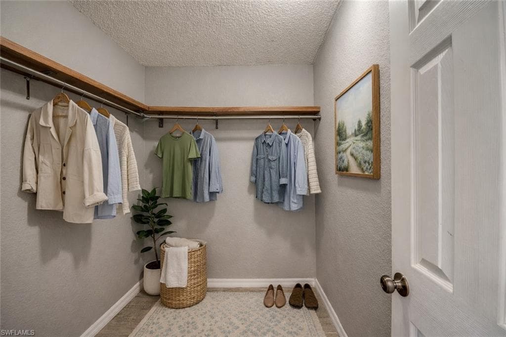 6406 Royal Woods DR, FORT MYERS FL 33908-30