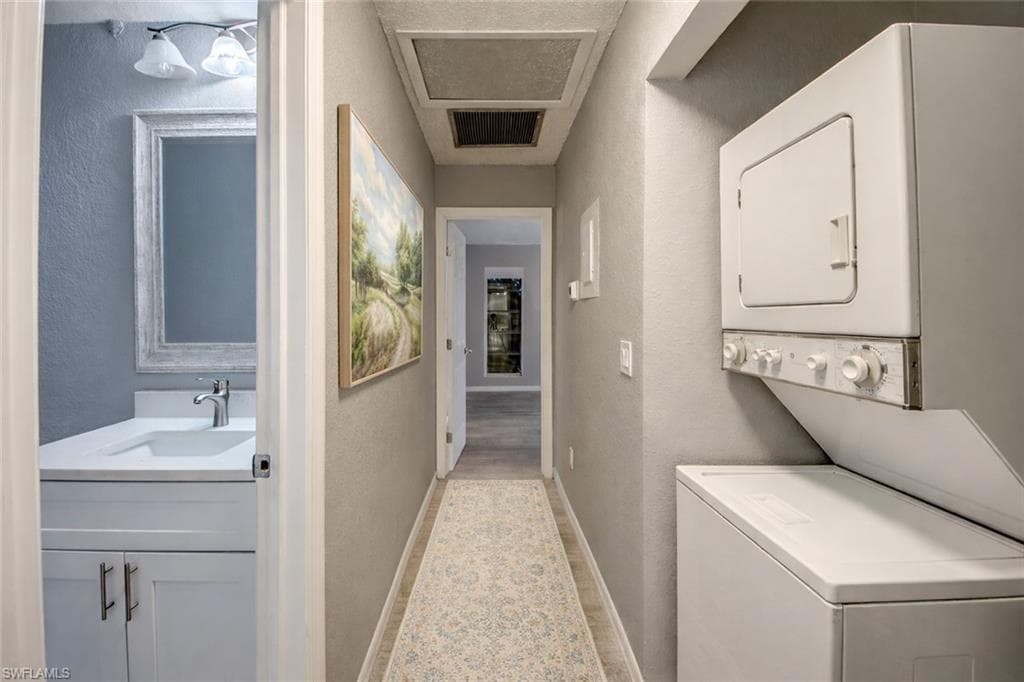 6406 Royal Woods DR, FORT MYERS FL 33908-22