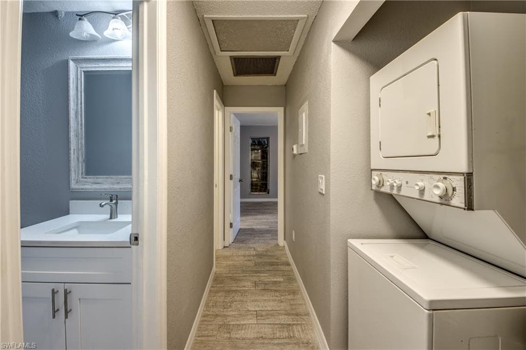 6406 Royal Woods DR, FORT MYERS FL 33908-23