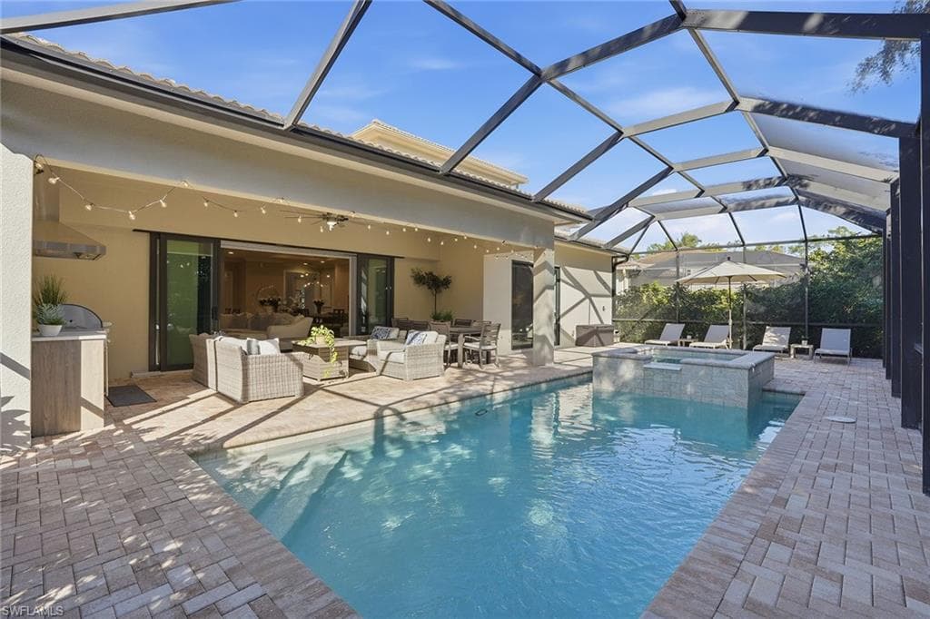 2867 Coco Lakes DR-32