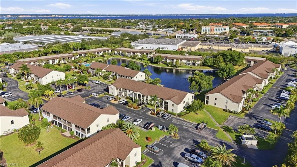 9270 Lake Park DR # 201, FORT MYERS FL 33919-42