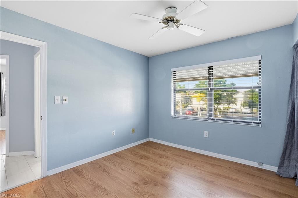 9270 Lake Park DR # 201, FORT MYERS FL 33919-25
