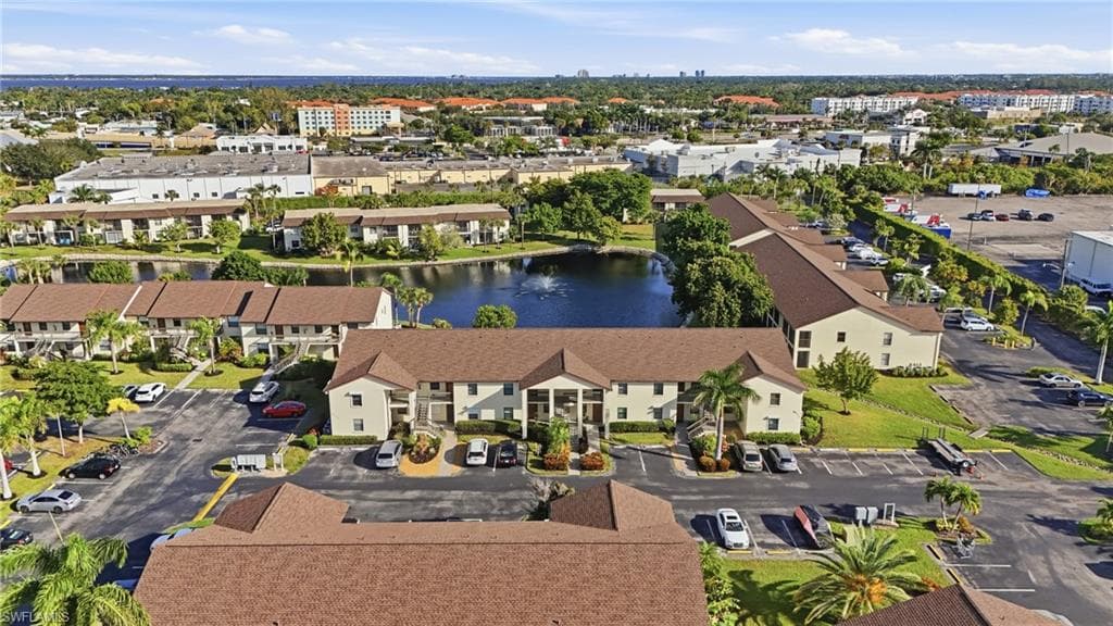 9270 Lake Park DR # 201, FORT MYERS FL 33919-4