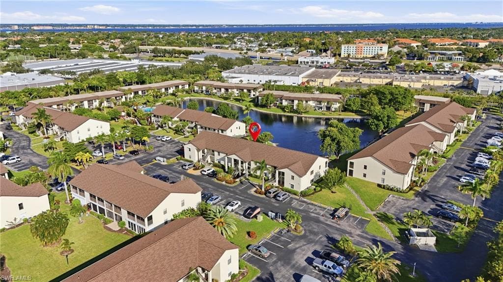 9270 Lake Park DR # 201, FORT MYERS FL 33919-44