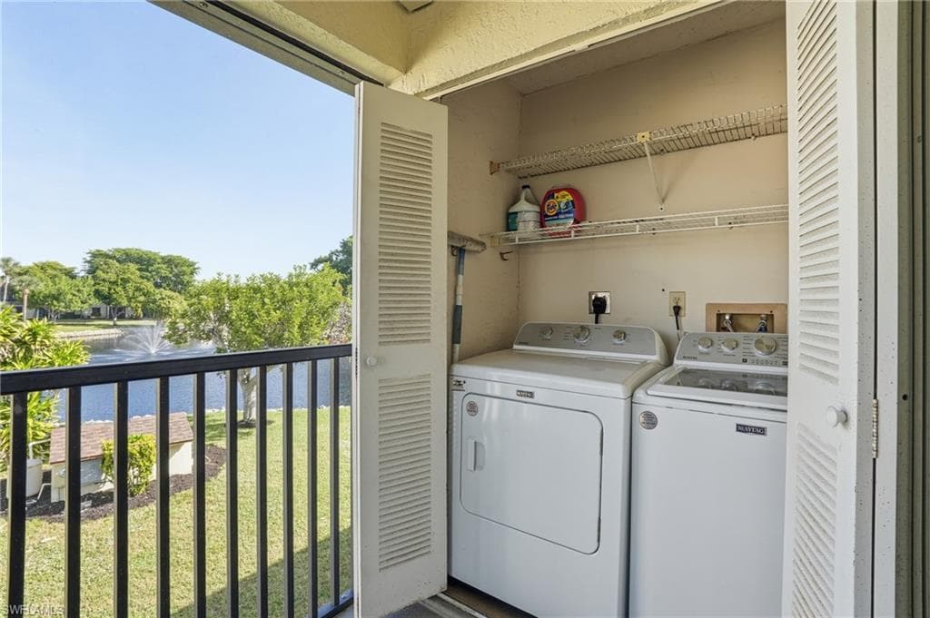 9270 Lake Park DR # 201, FORT MYERS FL 33919-34