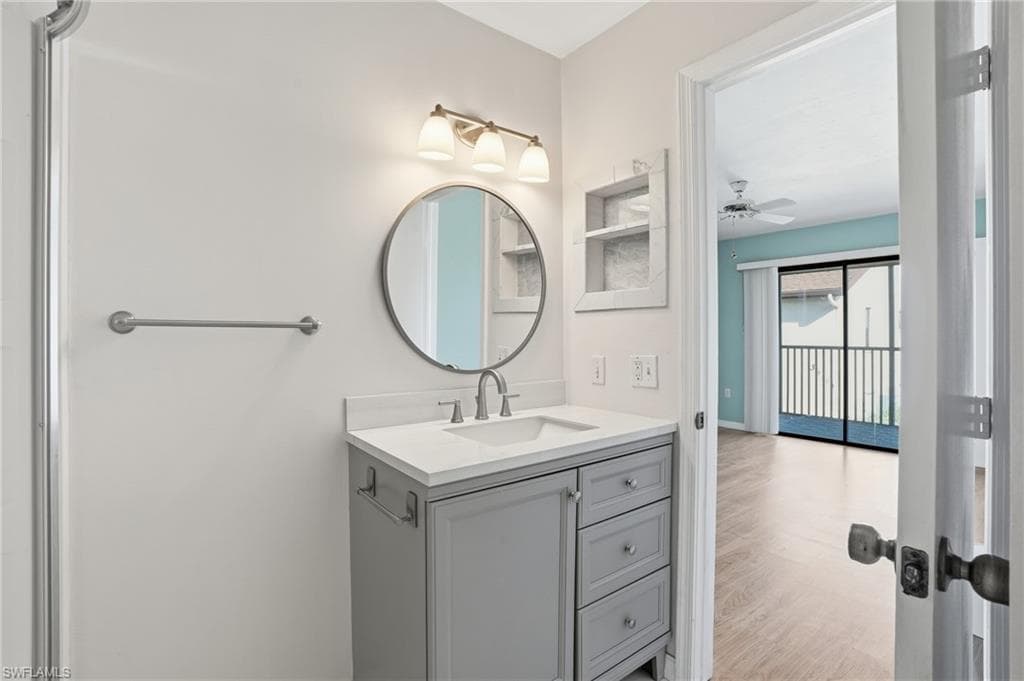 9270 Lake Park DR # 201, FORT MYERS FL 33919-30