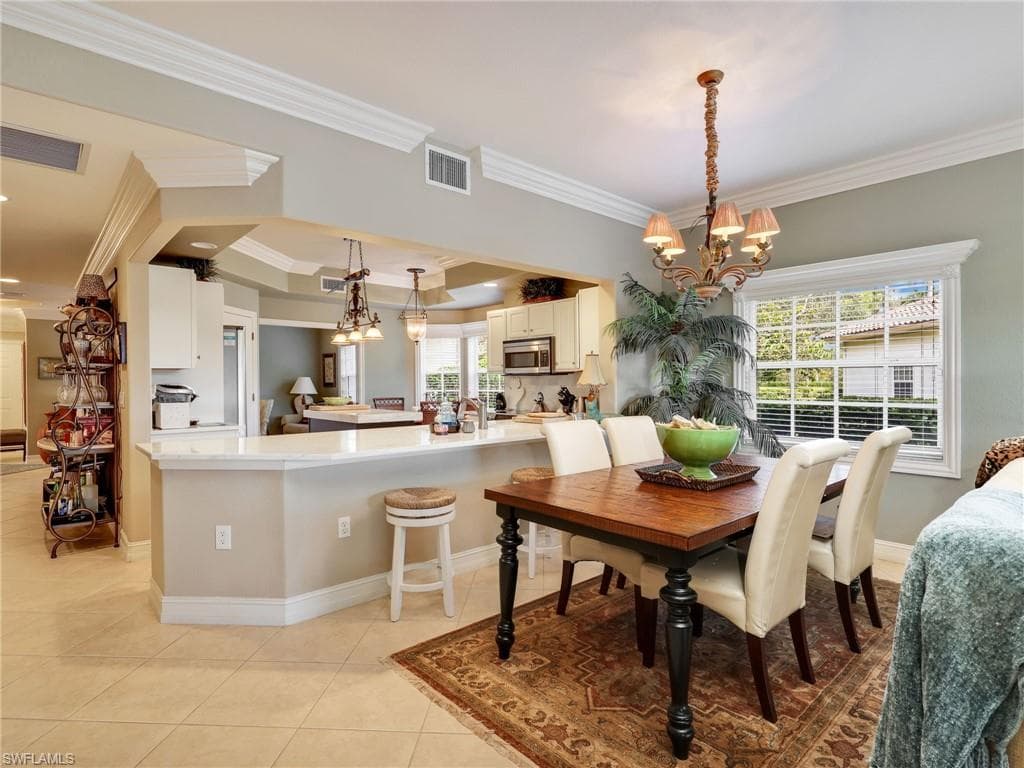 8138 SARATOGA DR 2201-22