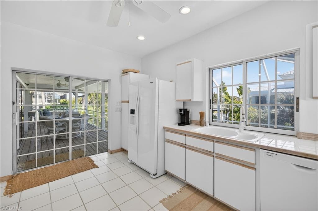 556 Sea Oats DR, SANIBEL FL 33957-12