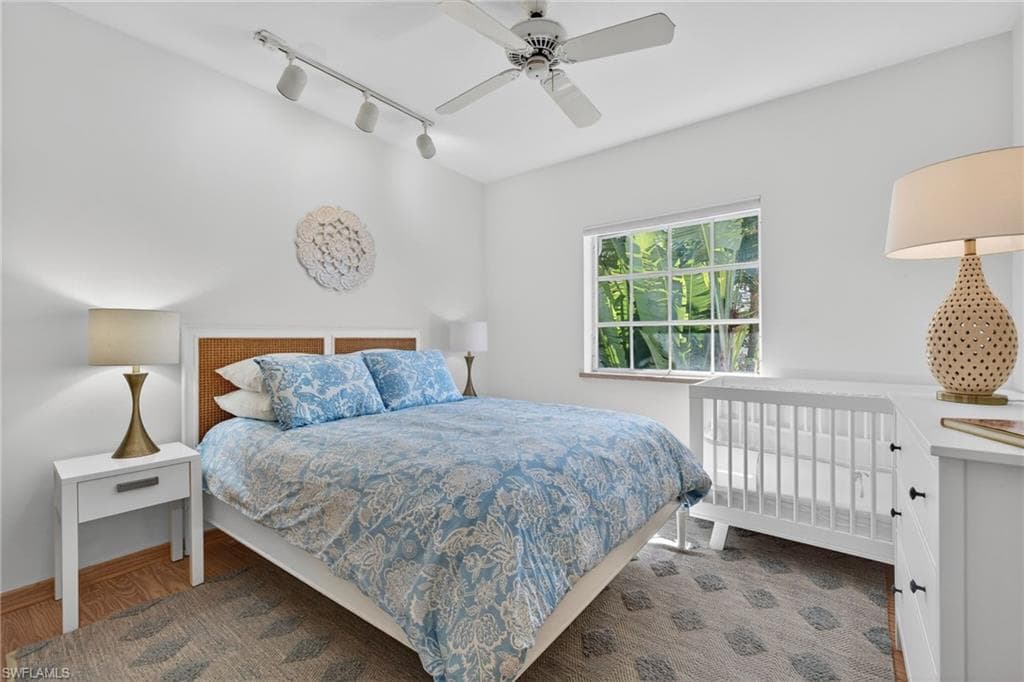 556 Sea Oats DR, SANIBEL FL 33957-21