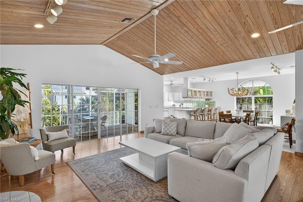 556 Sea Oats DR, SANIBEL FL 33957-6