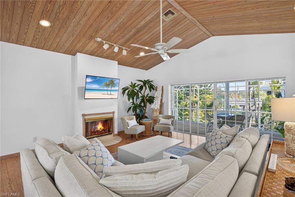 556 Sea Oats DR, SANIBEL FL 33957-4