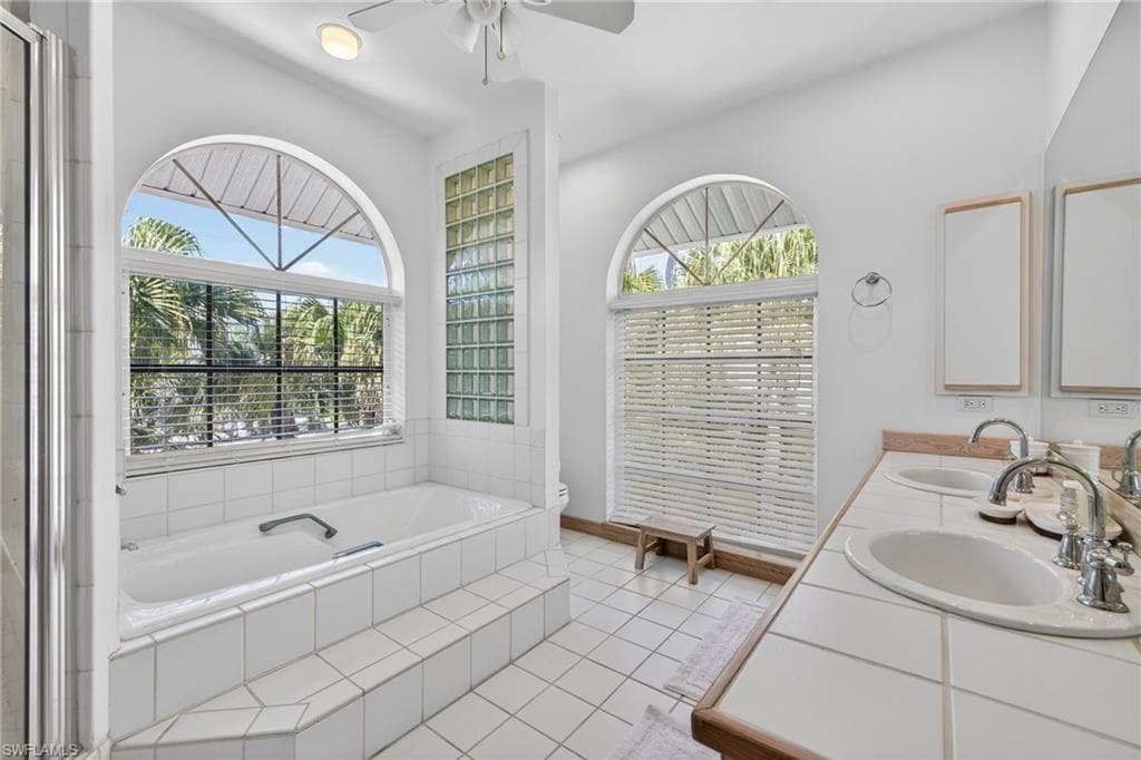 556 Sea Oats DR, SANIBEL FL 33957-19