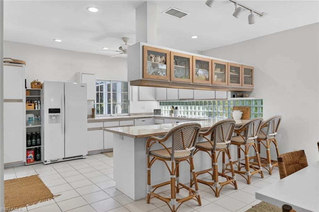556 Sea Oats DR, SANIBEL FL 33957-8