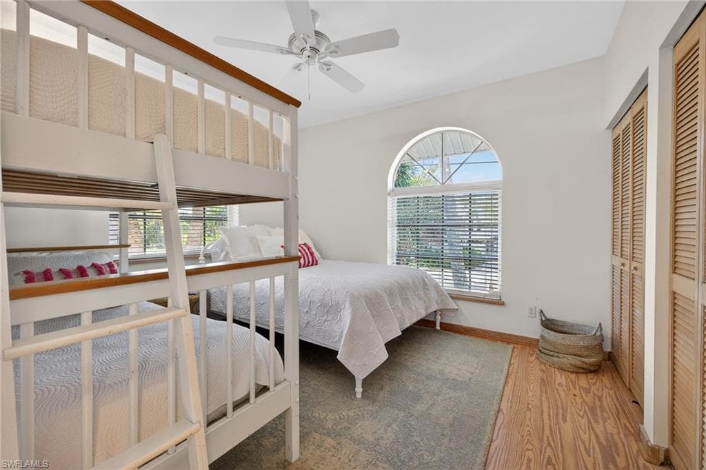 556 Sea Oats DR, SANIBEL FL 33957-23