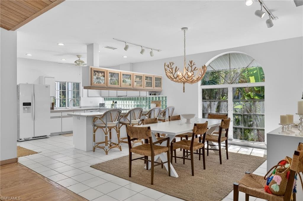 556 Sea Oats DR, SANIBEL FL 33957-14