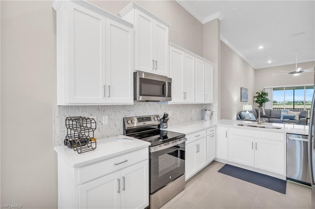 11811 Venetian Lagoon DR # 202, FORT MYERS FL 33913-11