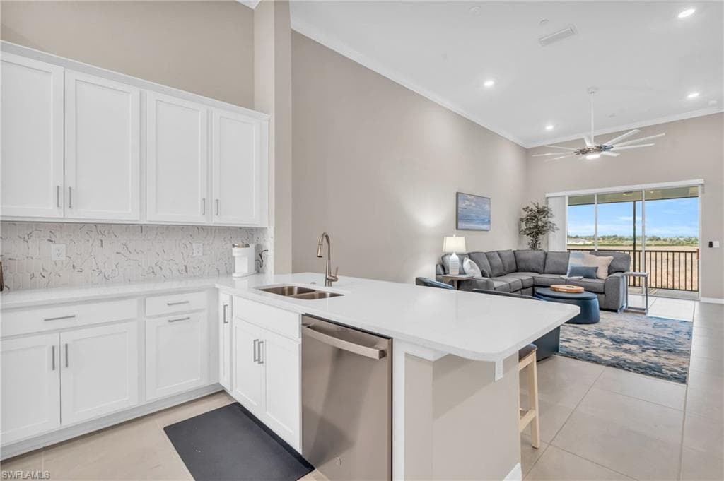 11811 Venetian Lagoon DR # 202, FORT MYERS FL 33913-13