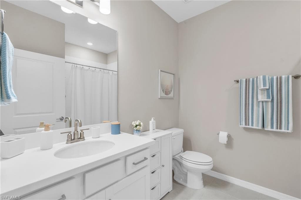11811 Venetian Lagoon DR # 202, FORT MYERS FL 33913-24
