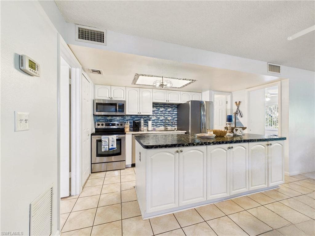 232 Palm DR # 5, NAPLES FL 34112-6