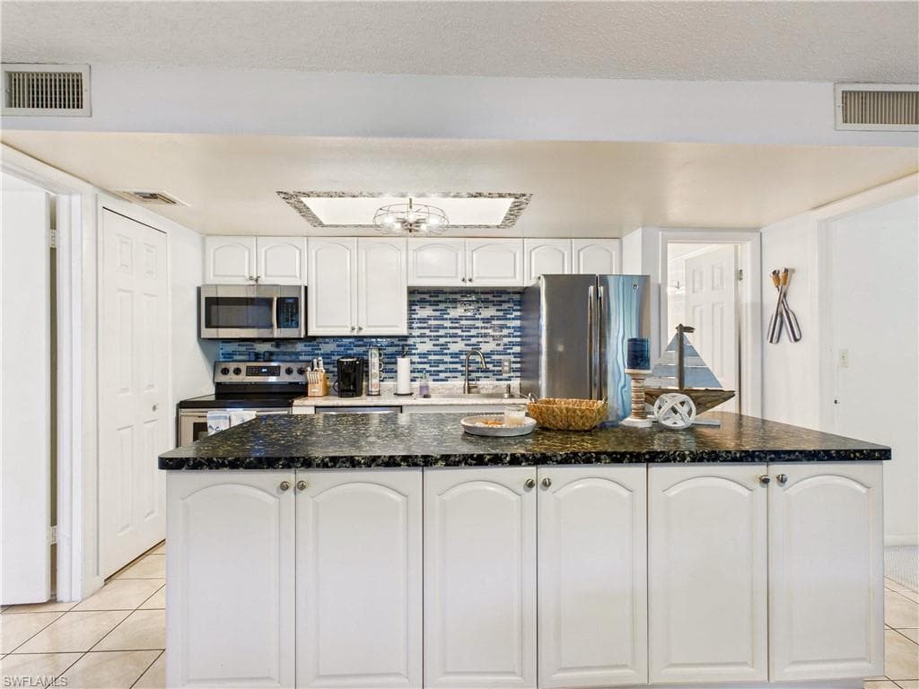232 Palm DR # 5, NAPLES FL 34112-19