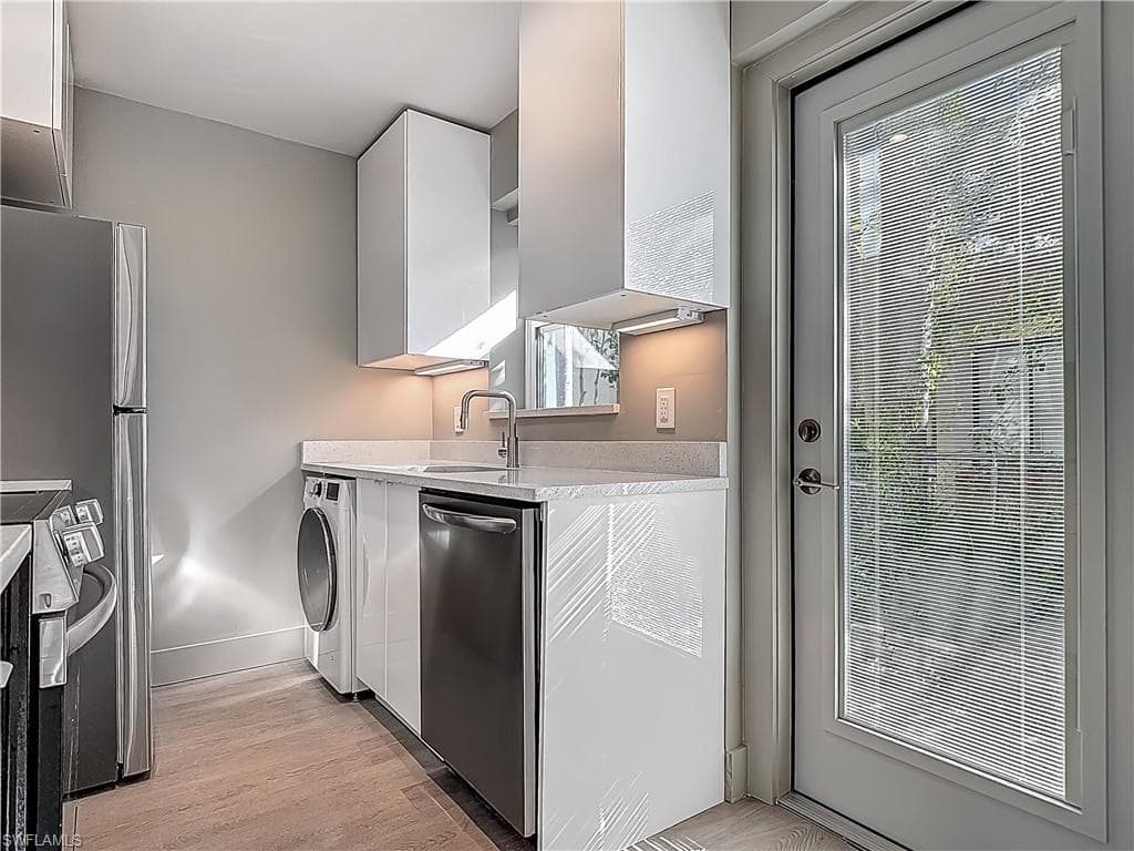 2544 1st ST 102-10