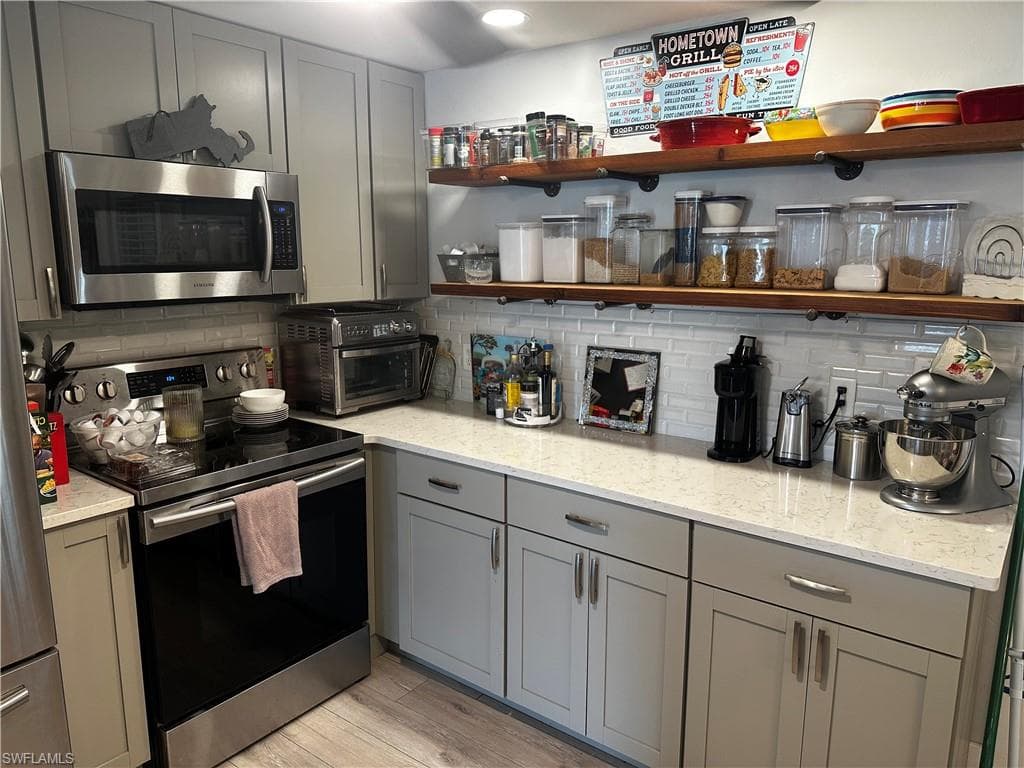 170 Pine Key LN # 13, NAPLES FL 34114-1