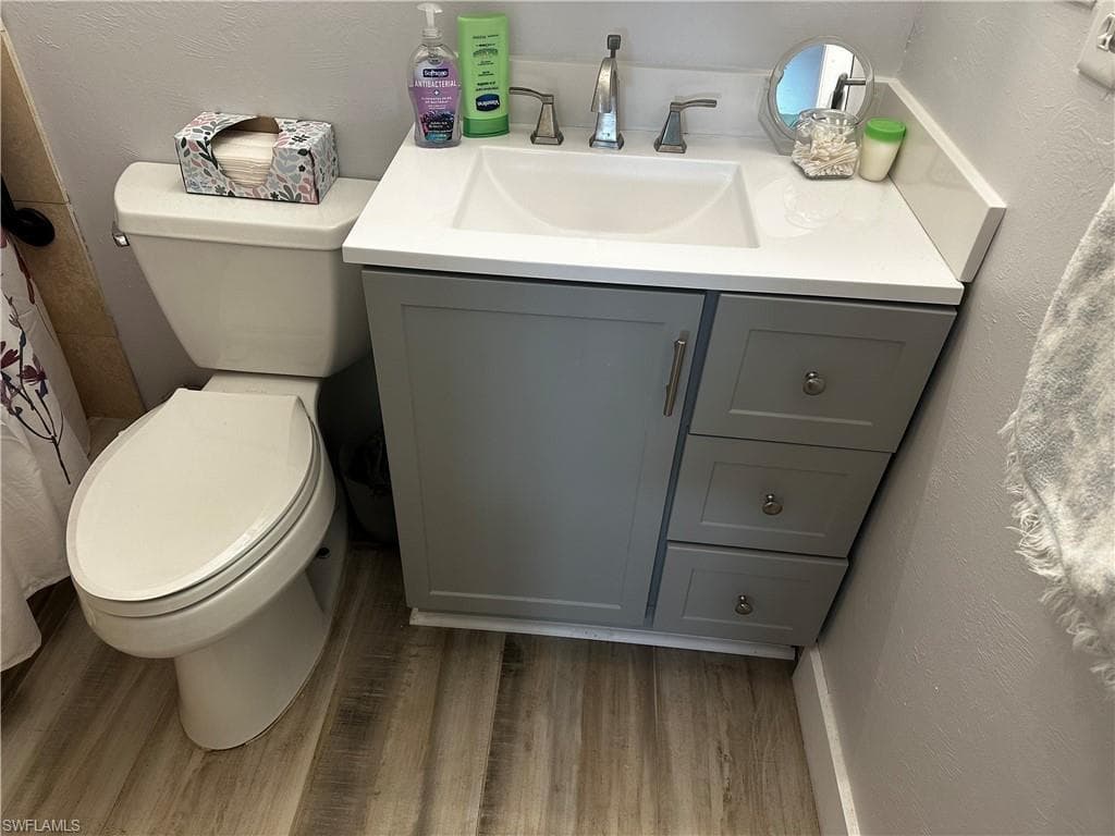 170 Pine Key LN # 13, NAPLES FL 34114-8