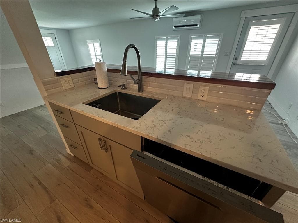 170 Pine Key LN # 13, NAPLES FL 34114-33