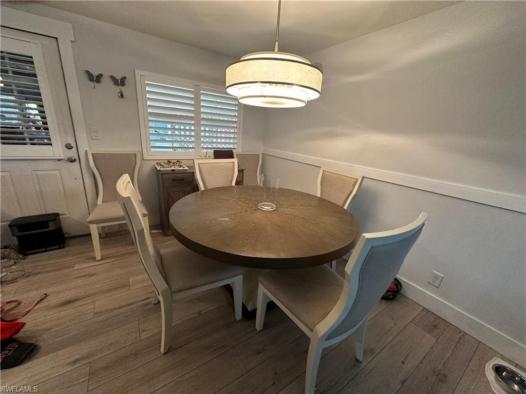 170 Pine Key LN # 13, NAPLES FL 34114-10