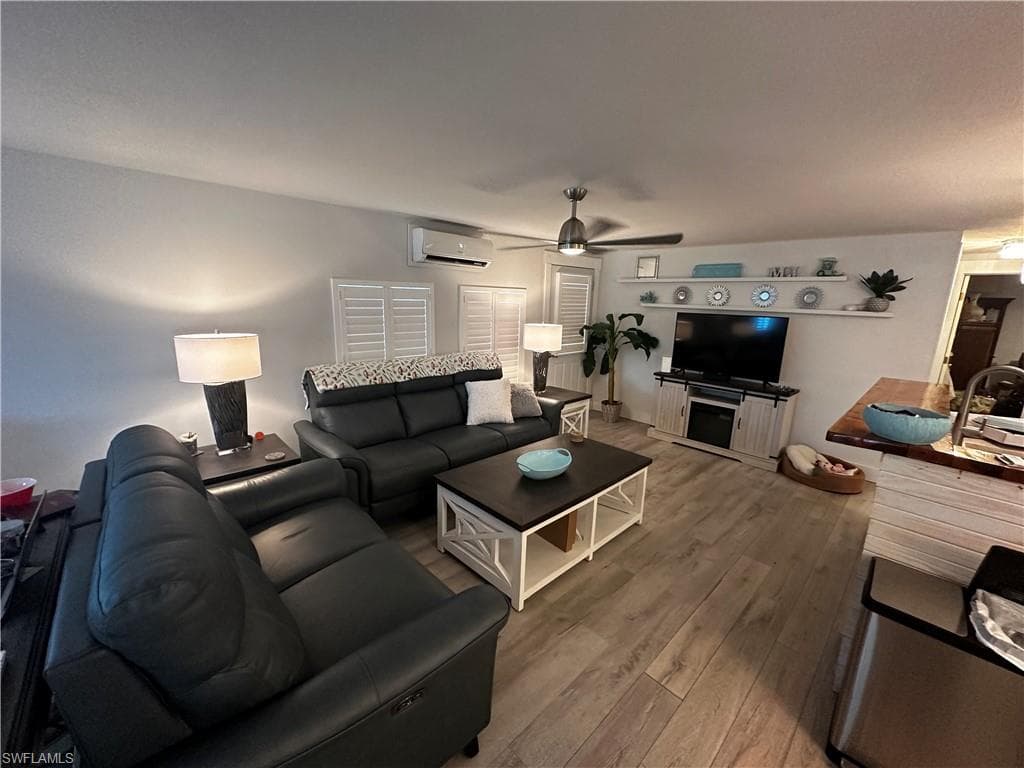 170 Pine Key LN # 13, NAPLES FL 34114-18