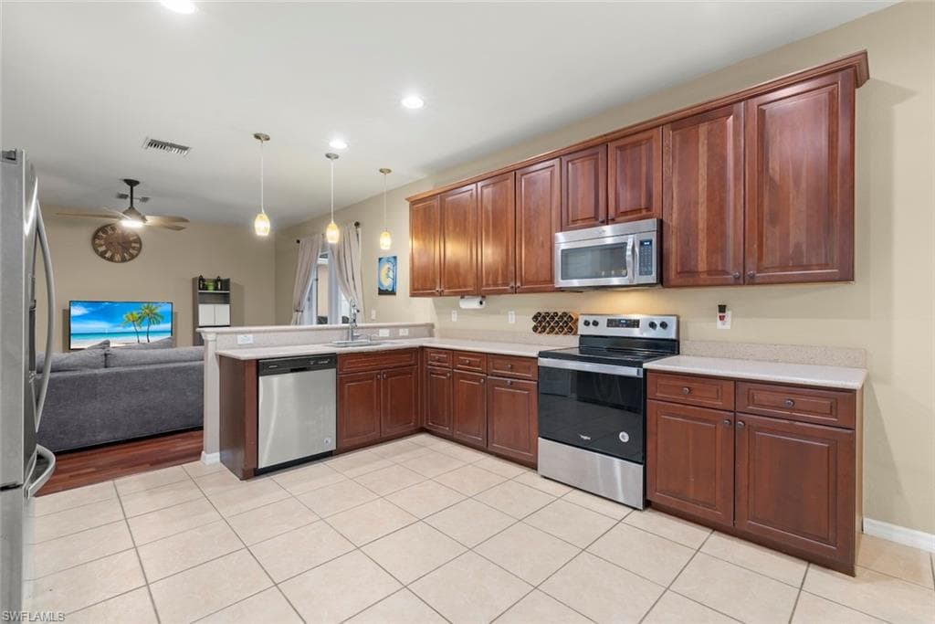 9837 Gladiolus Bulb LOOP, FORT MYERS FL 33908-20