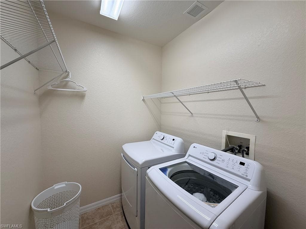 9832 Cristalino View WAY # 104, FORT MYERS FL 33908-26