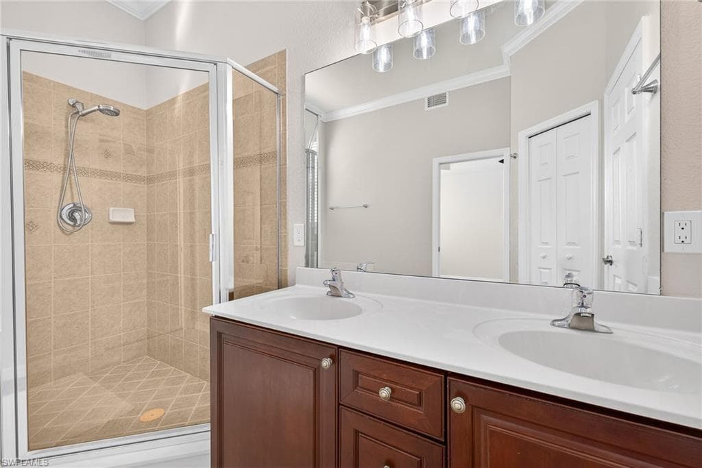 9832 Cristalino View WAY # 104, FORT MYERS FL 33908-20