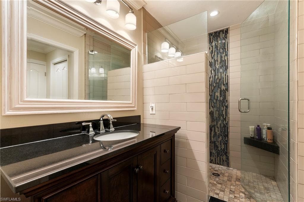 9500 Highland Woods BLVD # 105, BONITA SPRINGS FL 34135-15