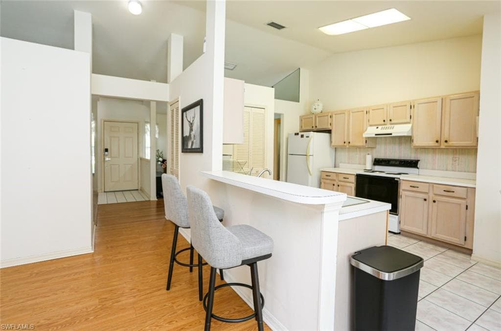 7775 Scarlet CT, NAPLES FL 34104-9