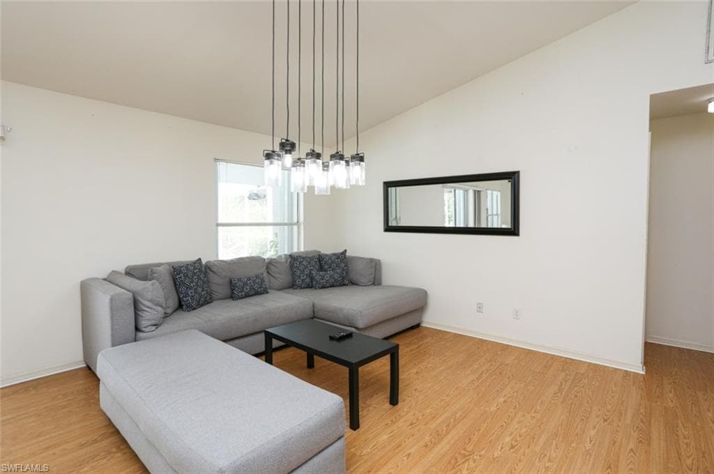 7775 Scarlet CT, NAPLES FL 34104-13