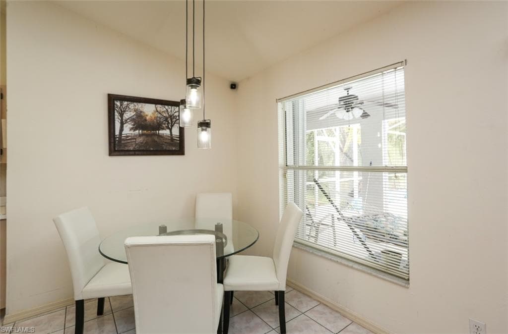 7775 Scarlet CT, NAPLES FL 34104-10