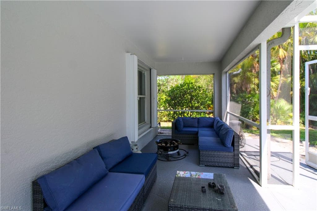 7775 Scarlet CT, NAPLES FL 34104-24