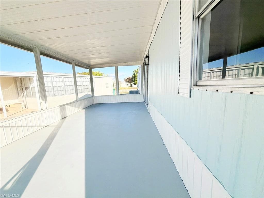 815 Cape Haze LN E, NAPLES FL 34104-9